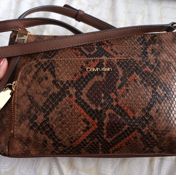 Calvin Klien Snake Skin Crossbody Purse - Picture 1 of 6